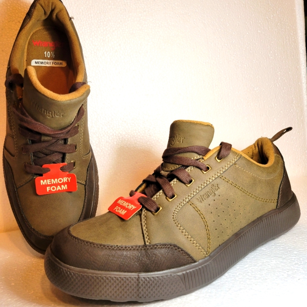 Wrangler Men's Memory Foam Shoes.  9.5